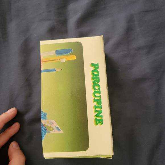 Vintage Hedgehog Porcupine Desk Pal Pencil Sharpener Note Holder Caddy RARE! Red - Picture 11 of 11